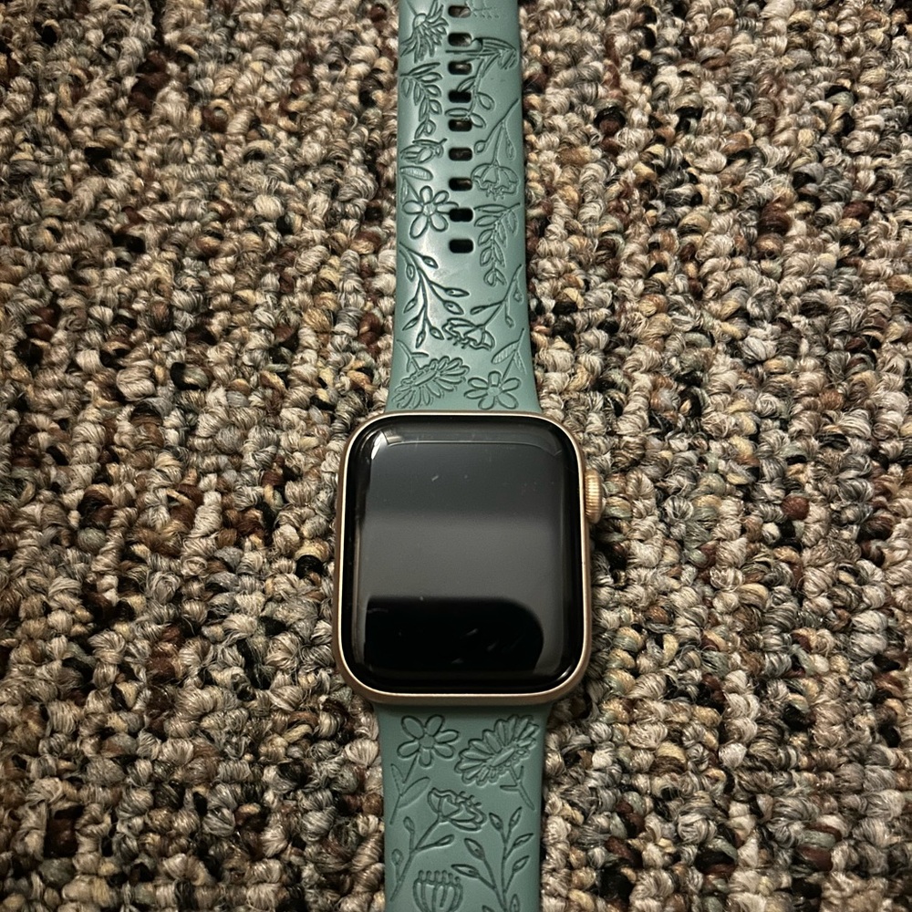 SE APPLE WATCH - Picture 3 of 3